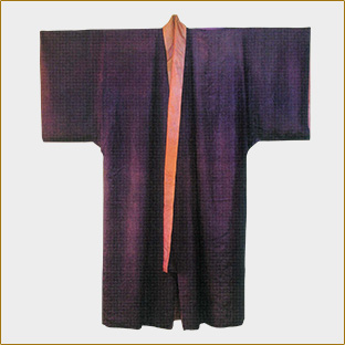 絲織紫色衣物 写真