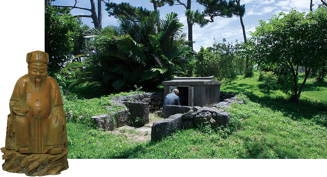 村指定有形文化財彫刻 土帝君(トートク) 3体（諸見） 土帝君(トートク) 3体（勢理客） 写真